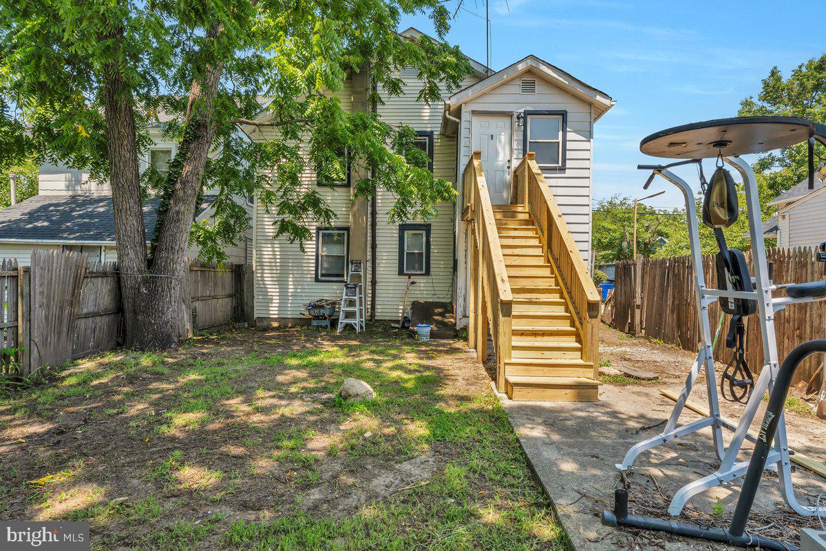 409 D St Property Photo 24