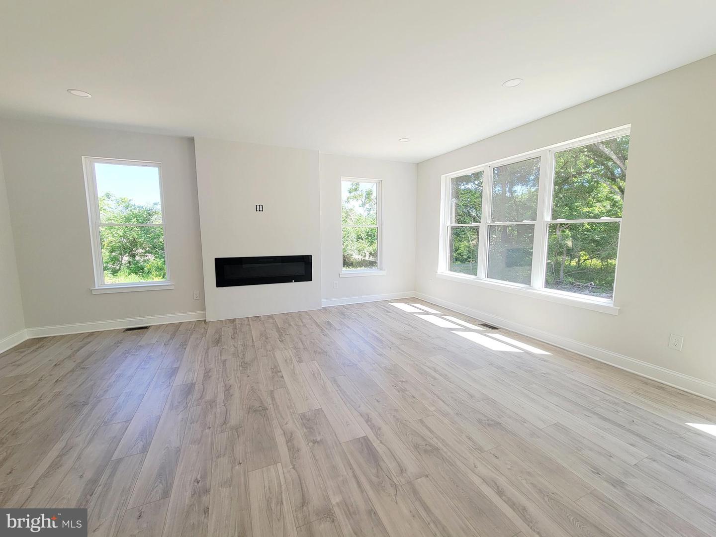3273 Manaway Ln Property Photo 5