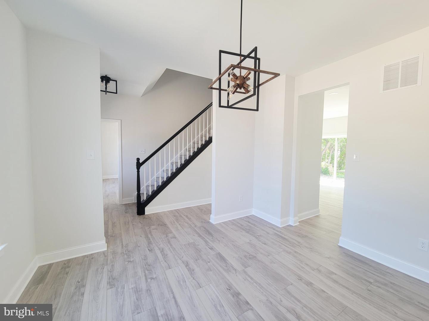 3273 Manaway Ln Property Photo 9