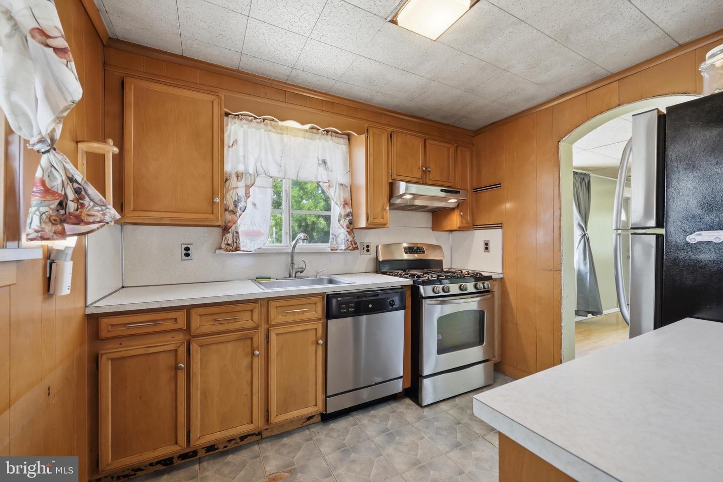 809 E Oak St E Property Photo 16