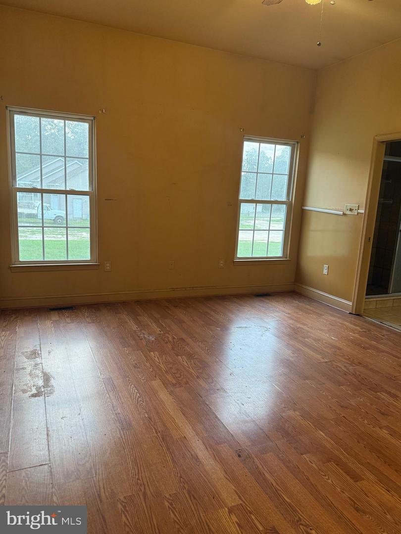 340 Reeves Rd Property Photo 8