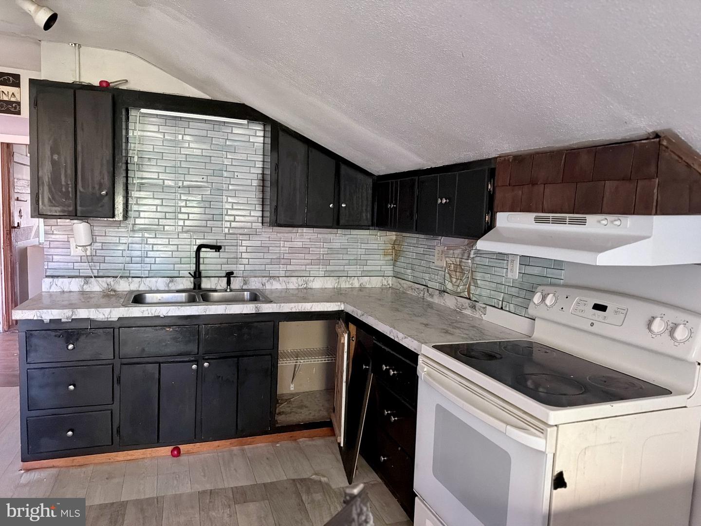 56 Sanitarium Rd Property Photo 82