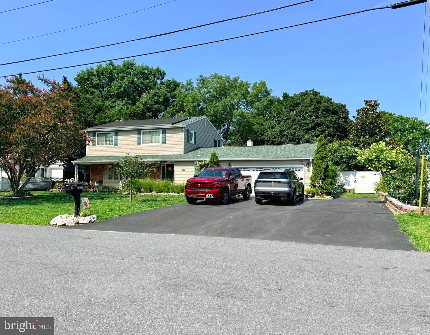 1338 SHERWOOD DR