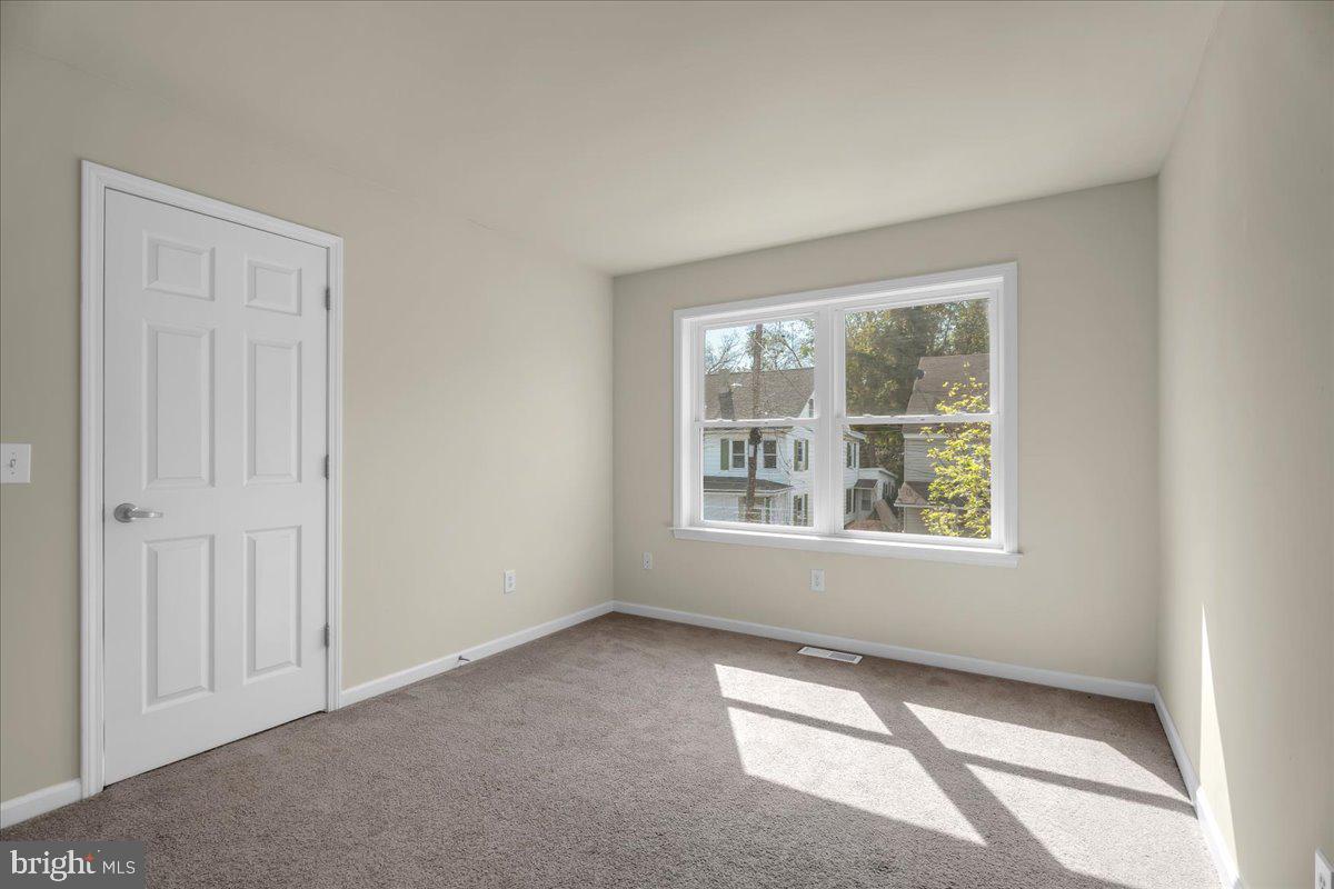 25 Eagle Street Property Photo 24