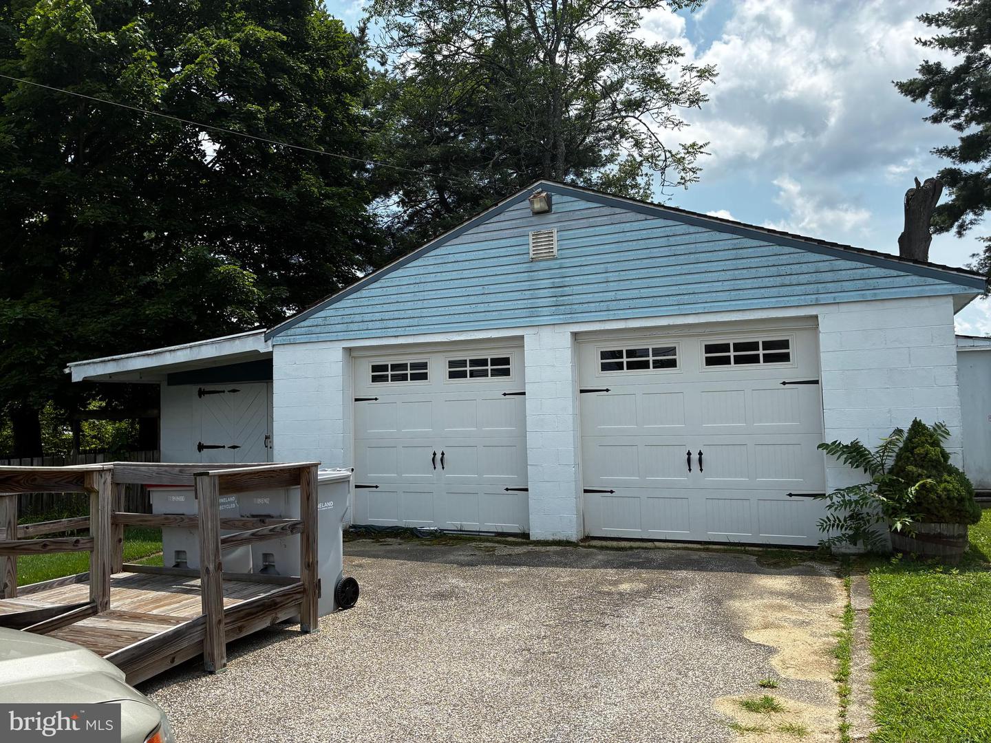 569 Kingman Ave Property Photo 15
