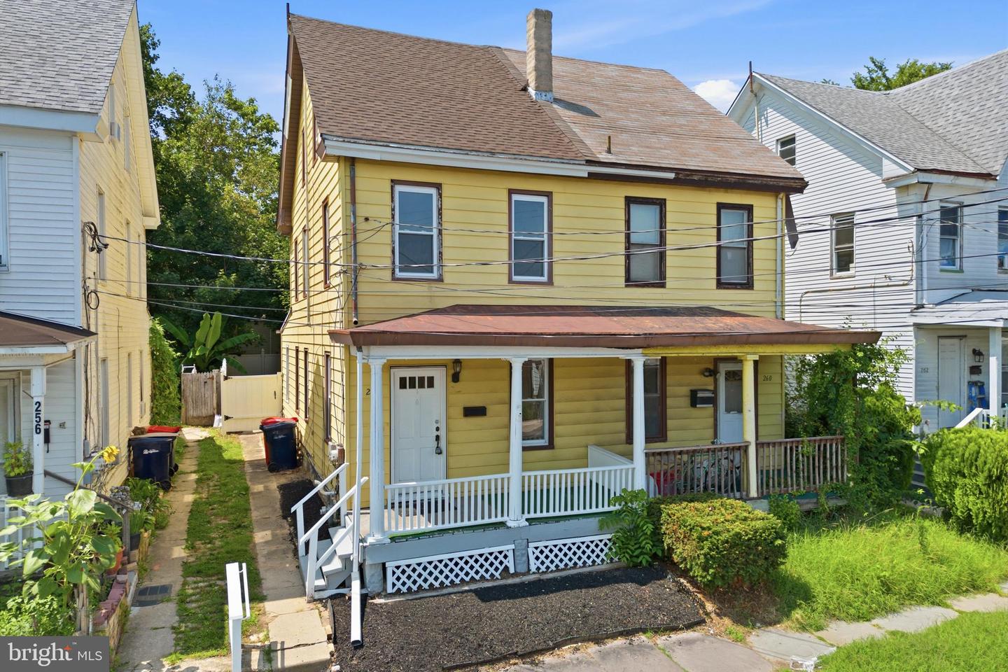 258 Walnut St Property Photo 8