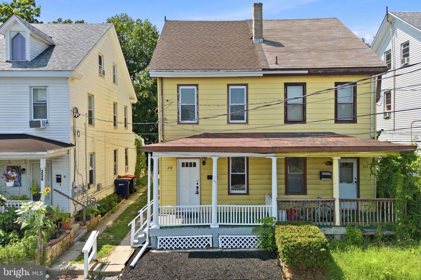 258 Walnut St Property Photo 9
