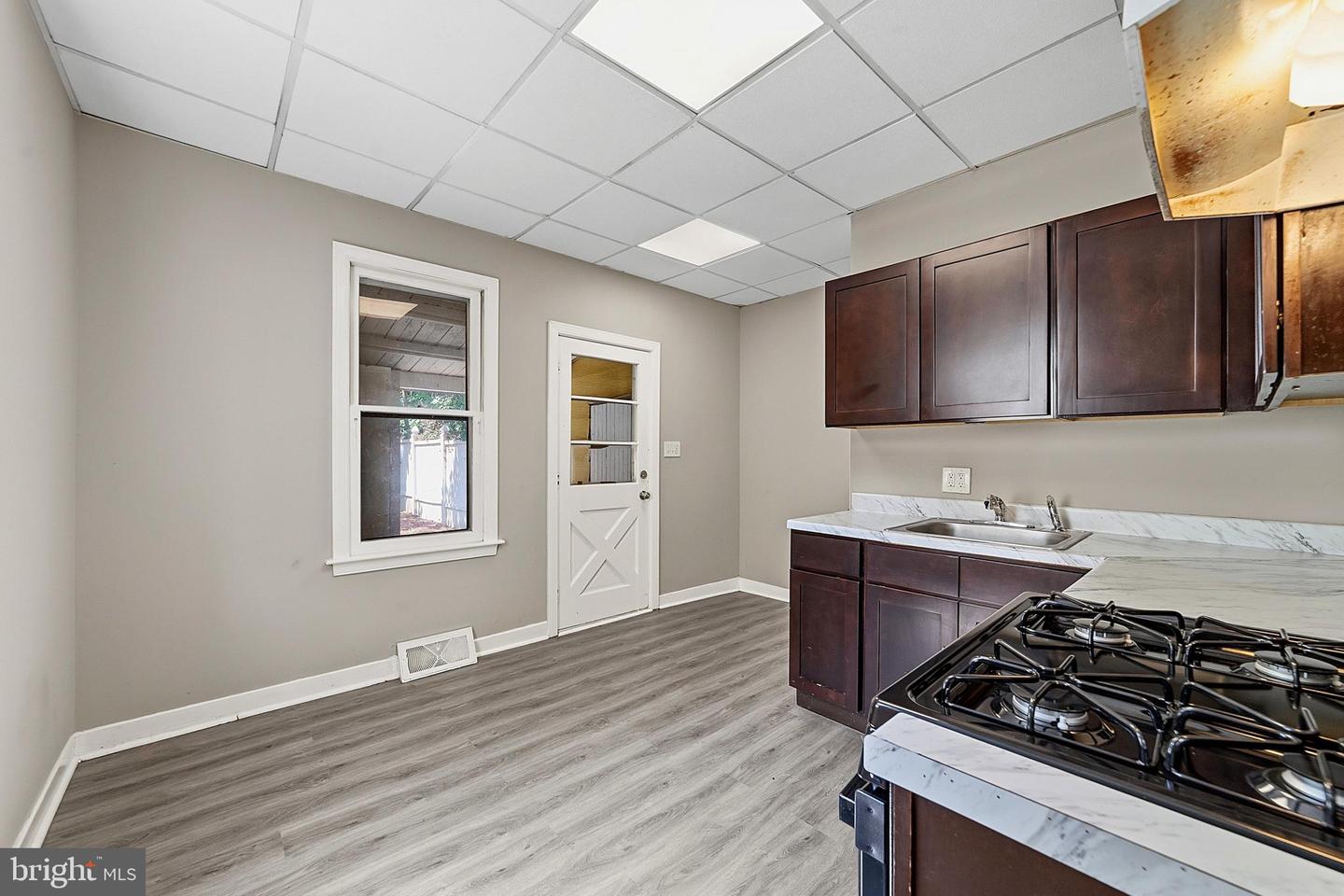 258 Walnut St Property Photo 15