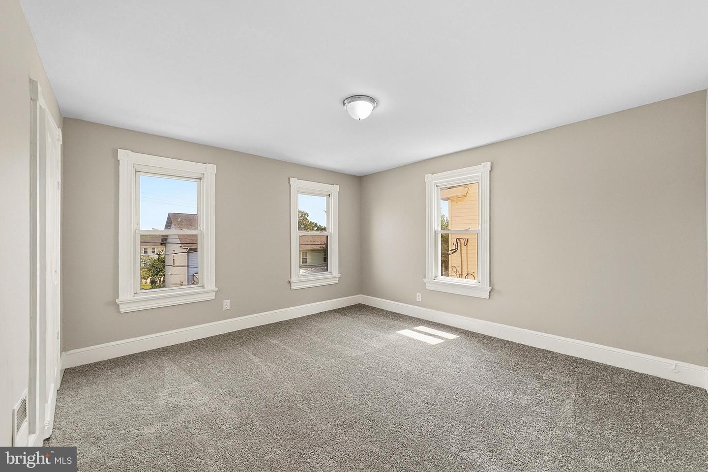258 Walnut St Property Photo 19