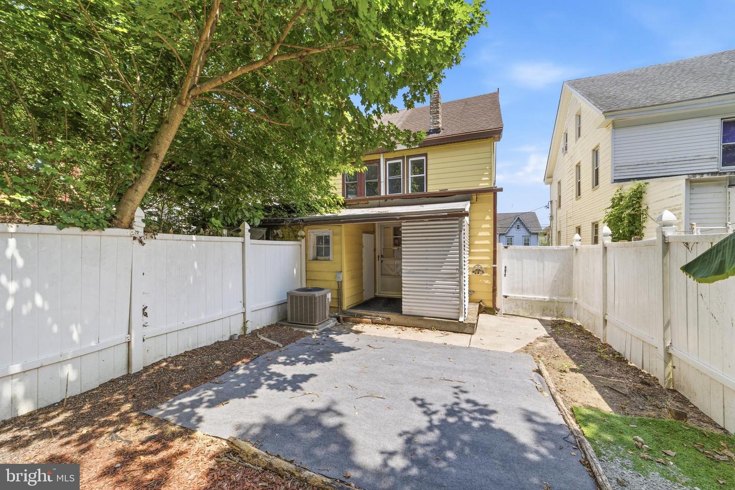 258 Walnut St Property Photo 26