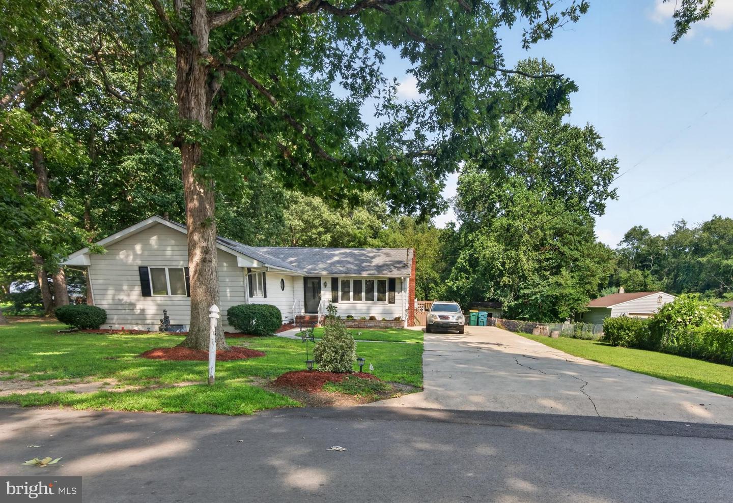11 Acorn Property Photo 3
