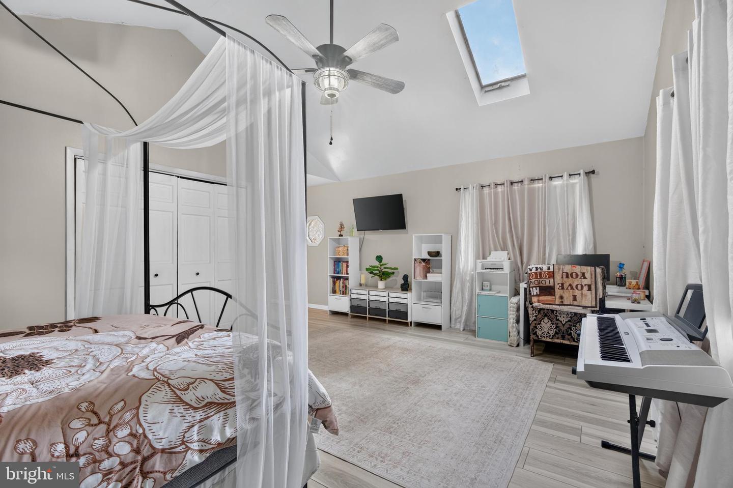 11 Acorn Property Photo 26