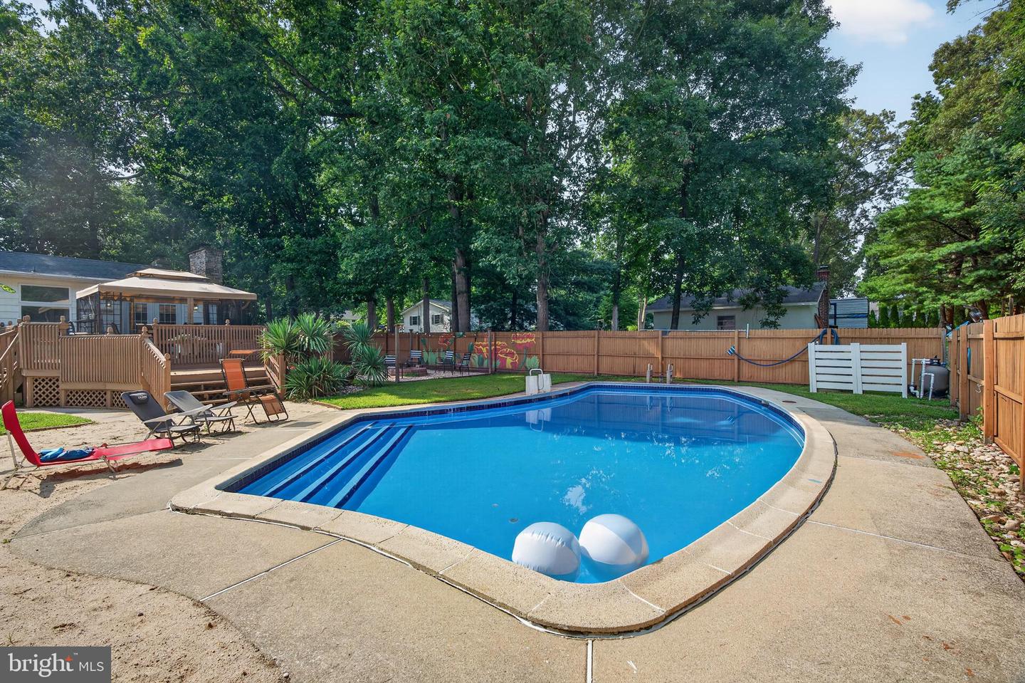 11 Acorn Property Photo 37