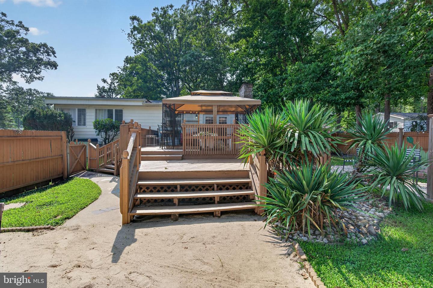 11 Acorn Property Photo 40