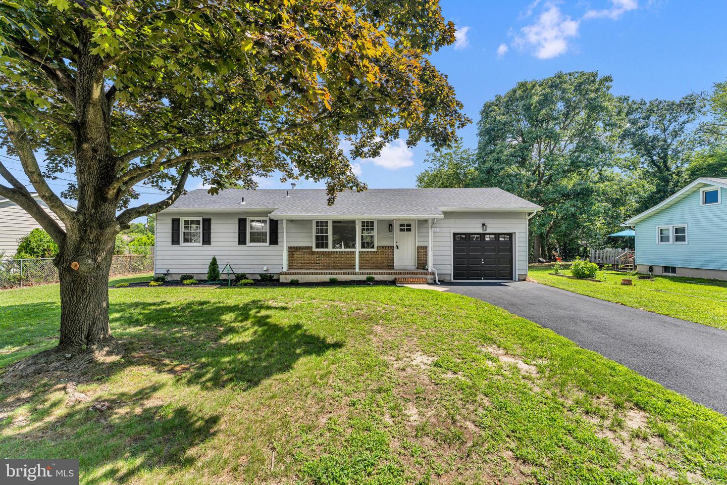 637 Pleasant Dr Property Photo 1