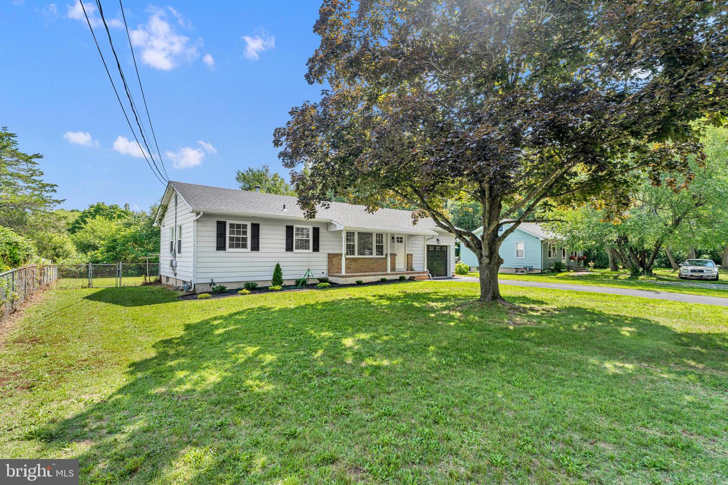 637 Pleasant Dr Property Photo 3
