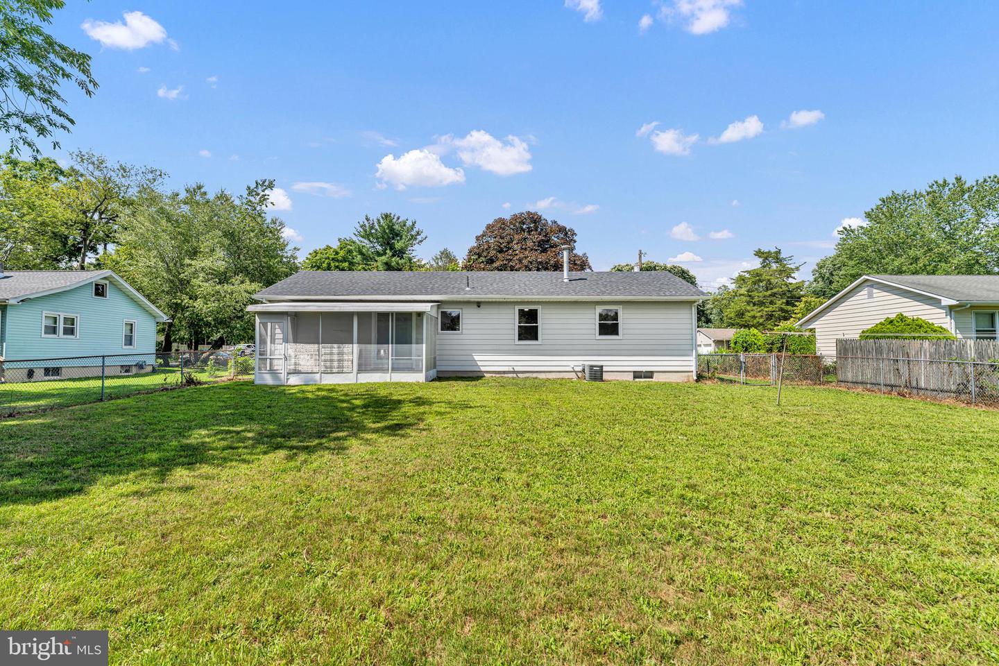 637 Pleasant Dr Property Photo 4