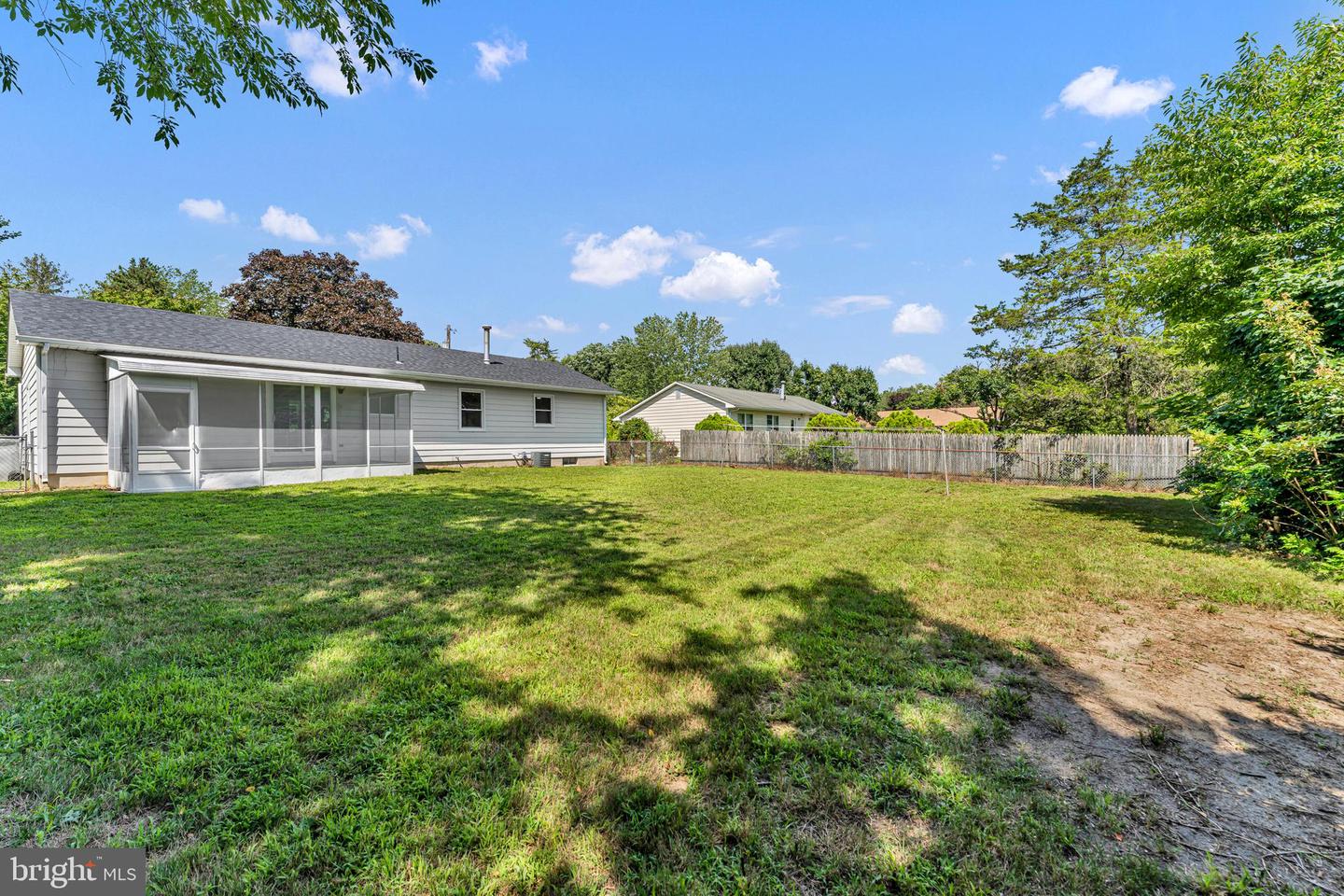 637 Pleasant Dr Property Photo 5