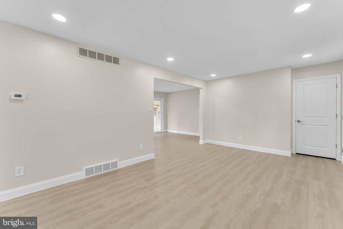 637 Pleasant Dr Property Photo 10