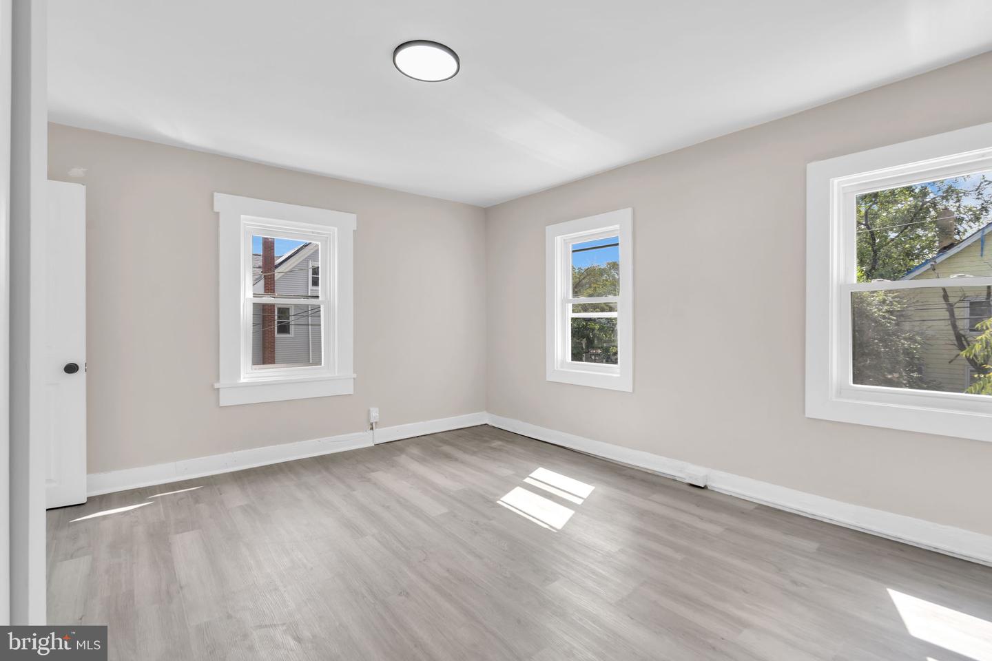 300 W Foundry St Property Photo 18