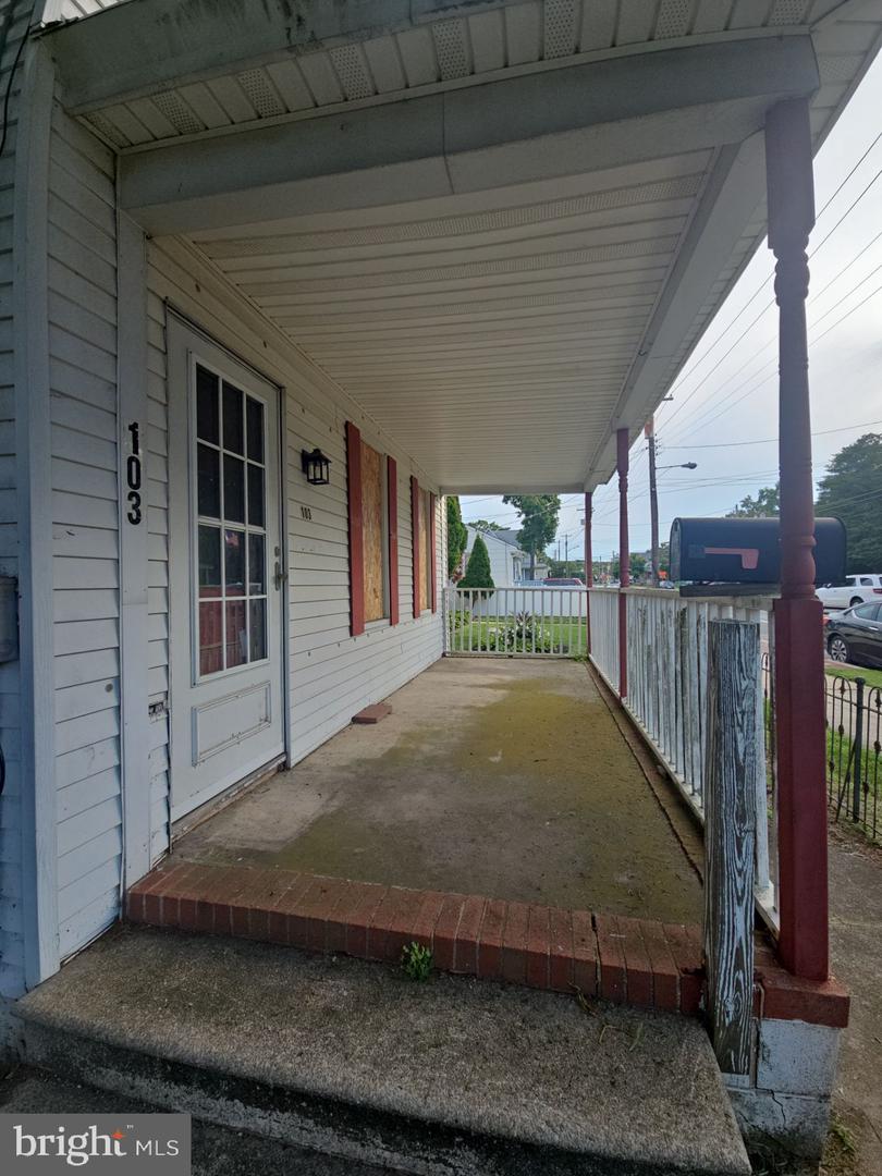 103 Cedar St Property Photo 2