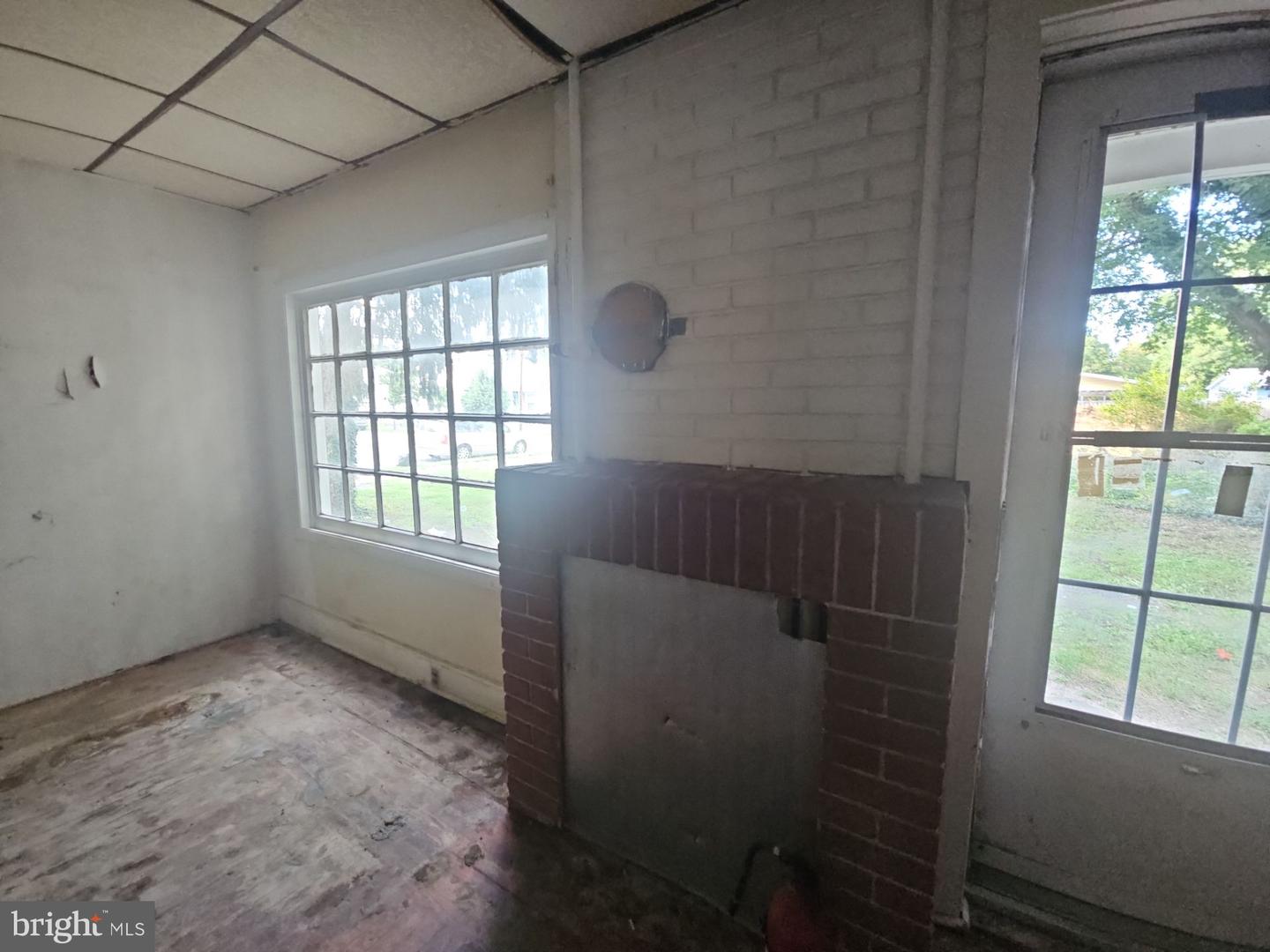 103 Cedar St Property Photo 6