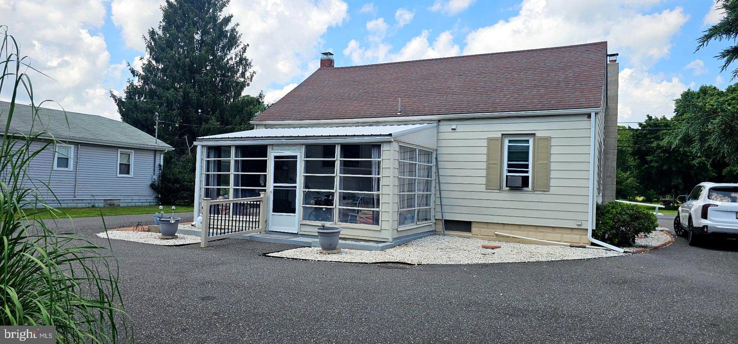 199 Landis Ave Property Photo 3
