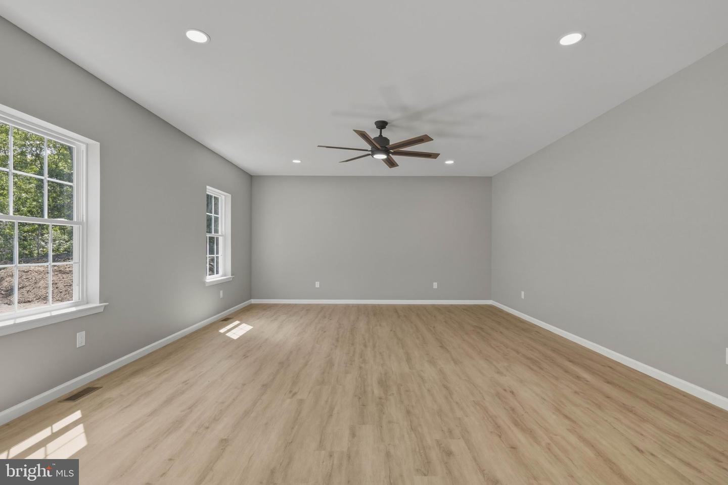 1179 Holmes Ave Property Photo 14