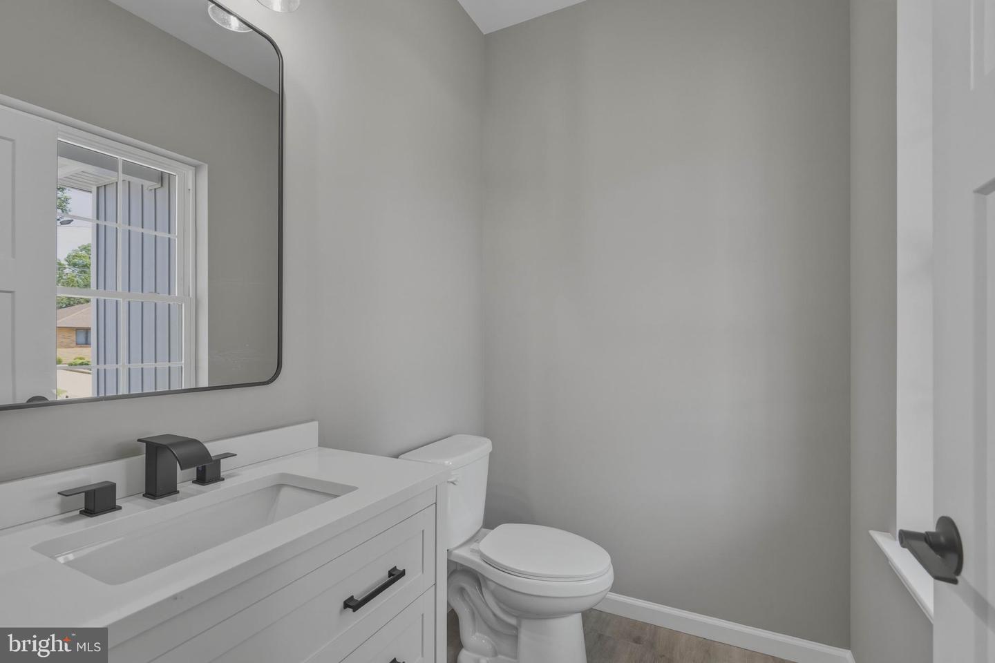 1179 Holmes Ave Property Photo 17