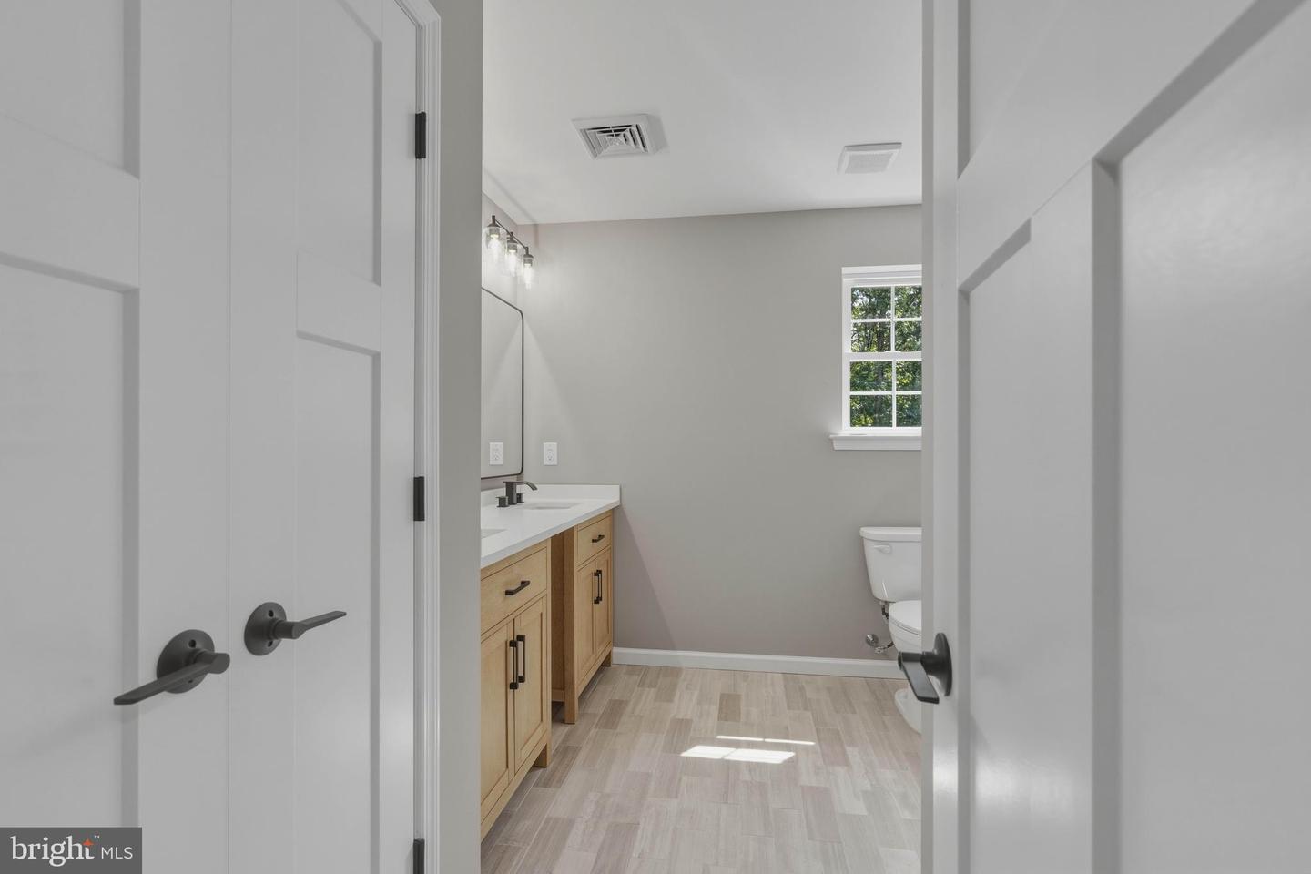 1179 Holmes Ave Property Photo 32
