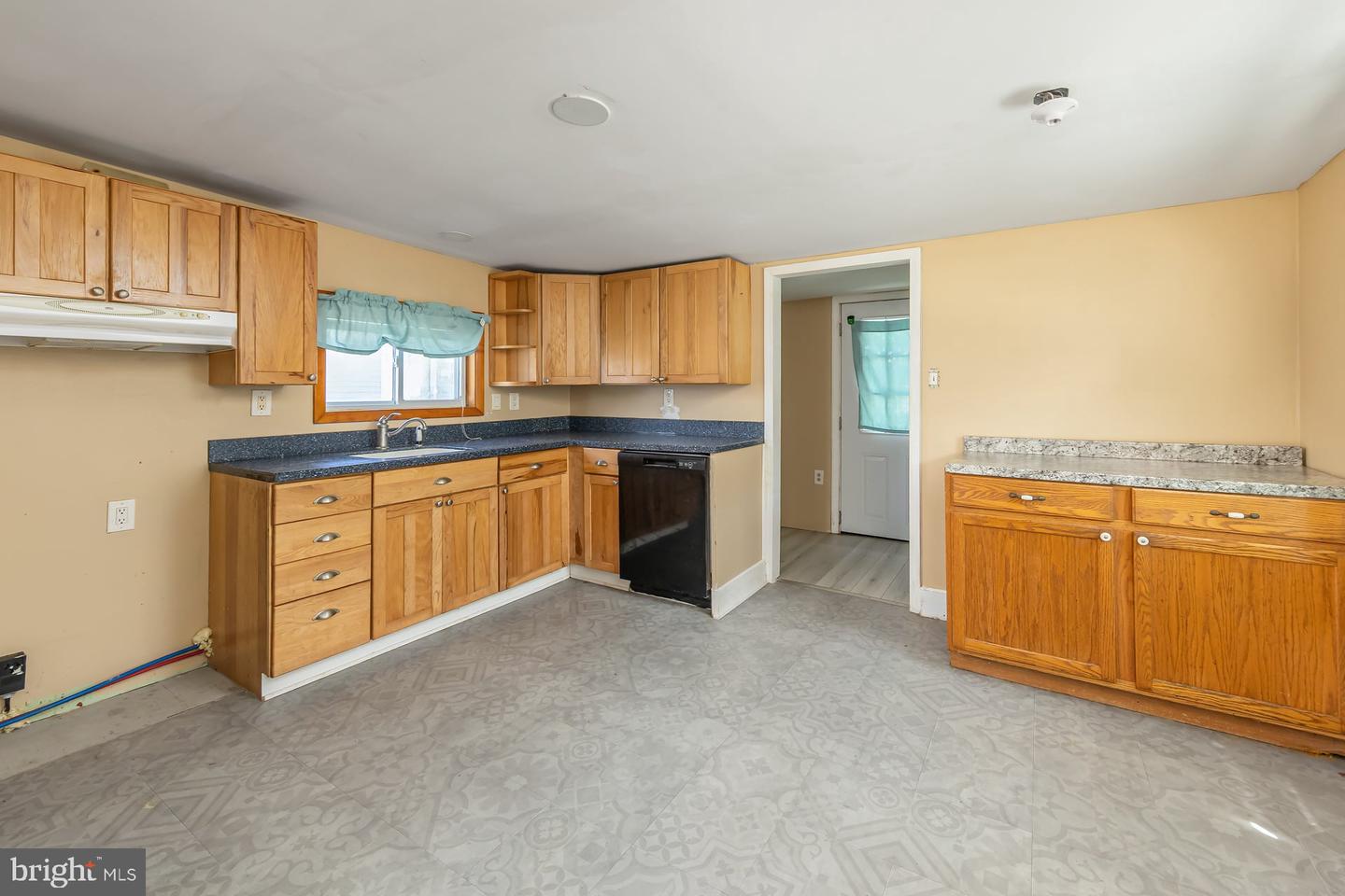 253 New Jersey Ave Property Photo 4