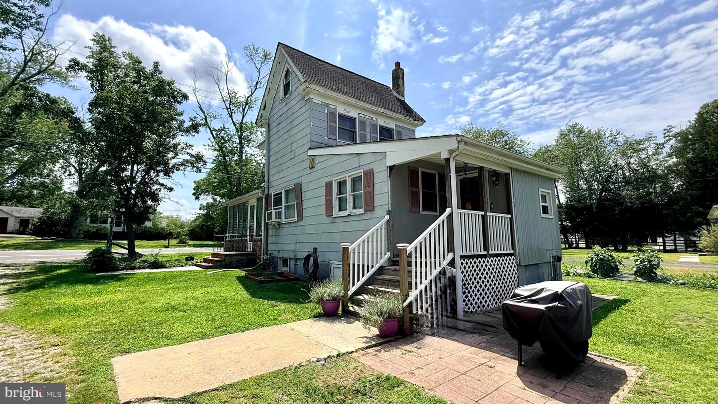2408 Newcombtown Rd Property Photo 4