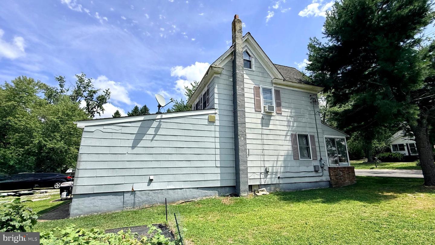 2408 Newcombtown Rd Property Photo 11