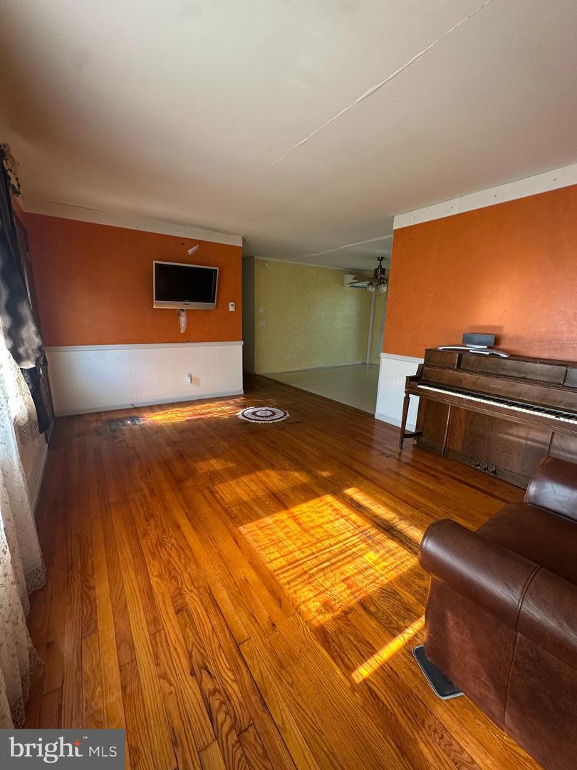 1824 Galli Dr Property Photo 3