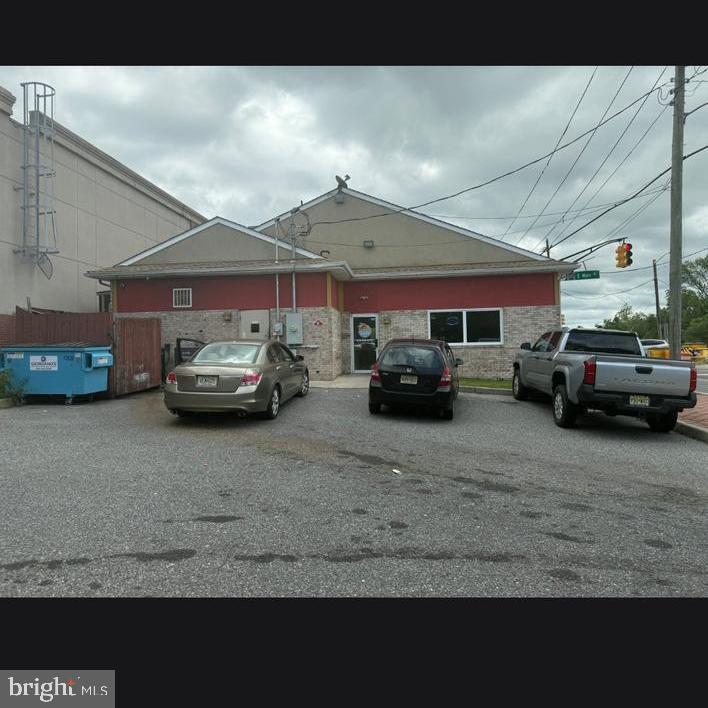 2 E Main St E Property Photo 3