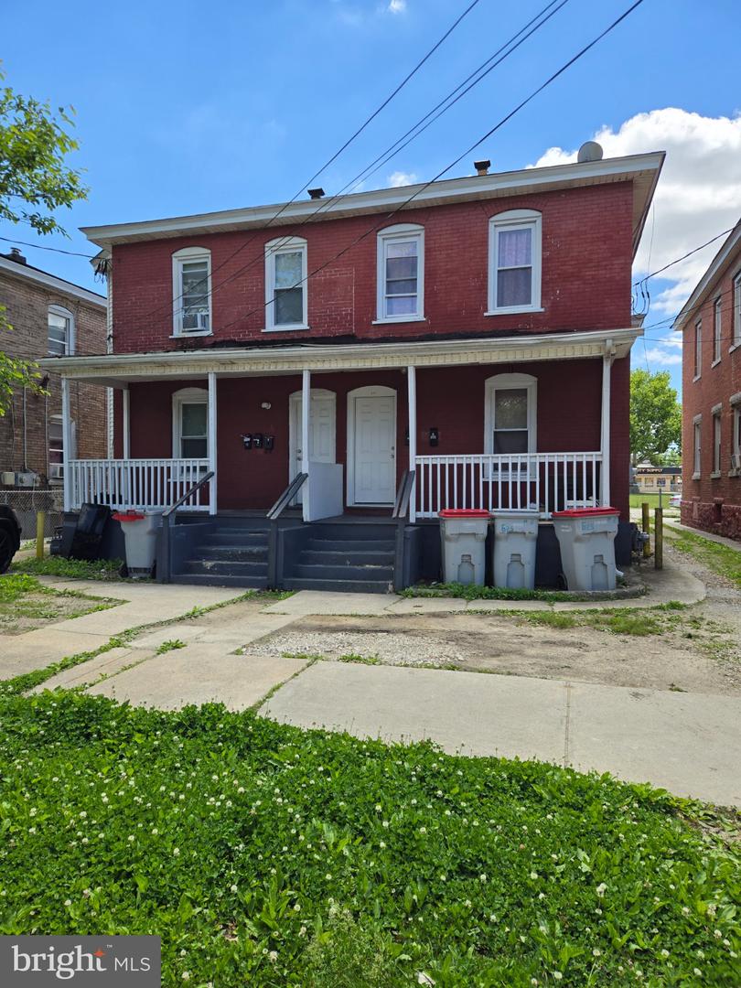 627 E Cherry St Property Photo 1