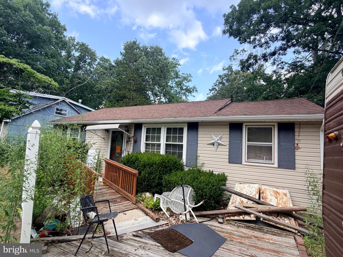 6808 BATTLE LN Property Photo 1