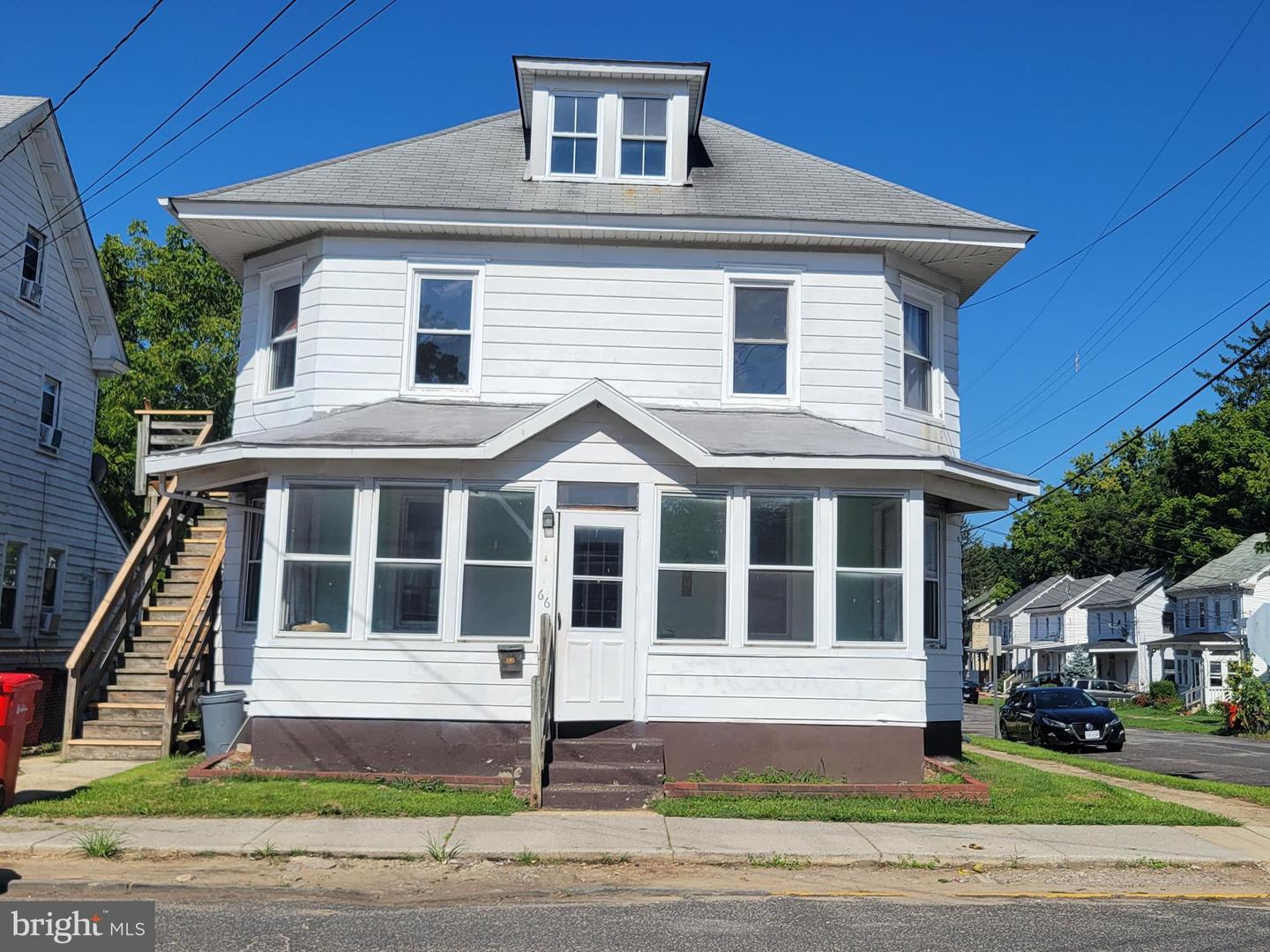 66 Church St Property Photo 2