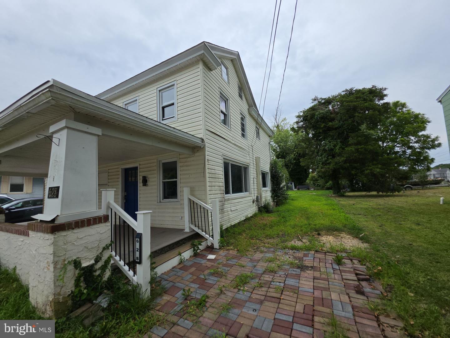 628 Main Property Photo 2