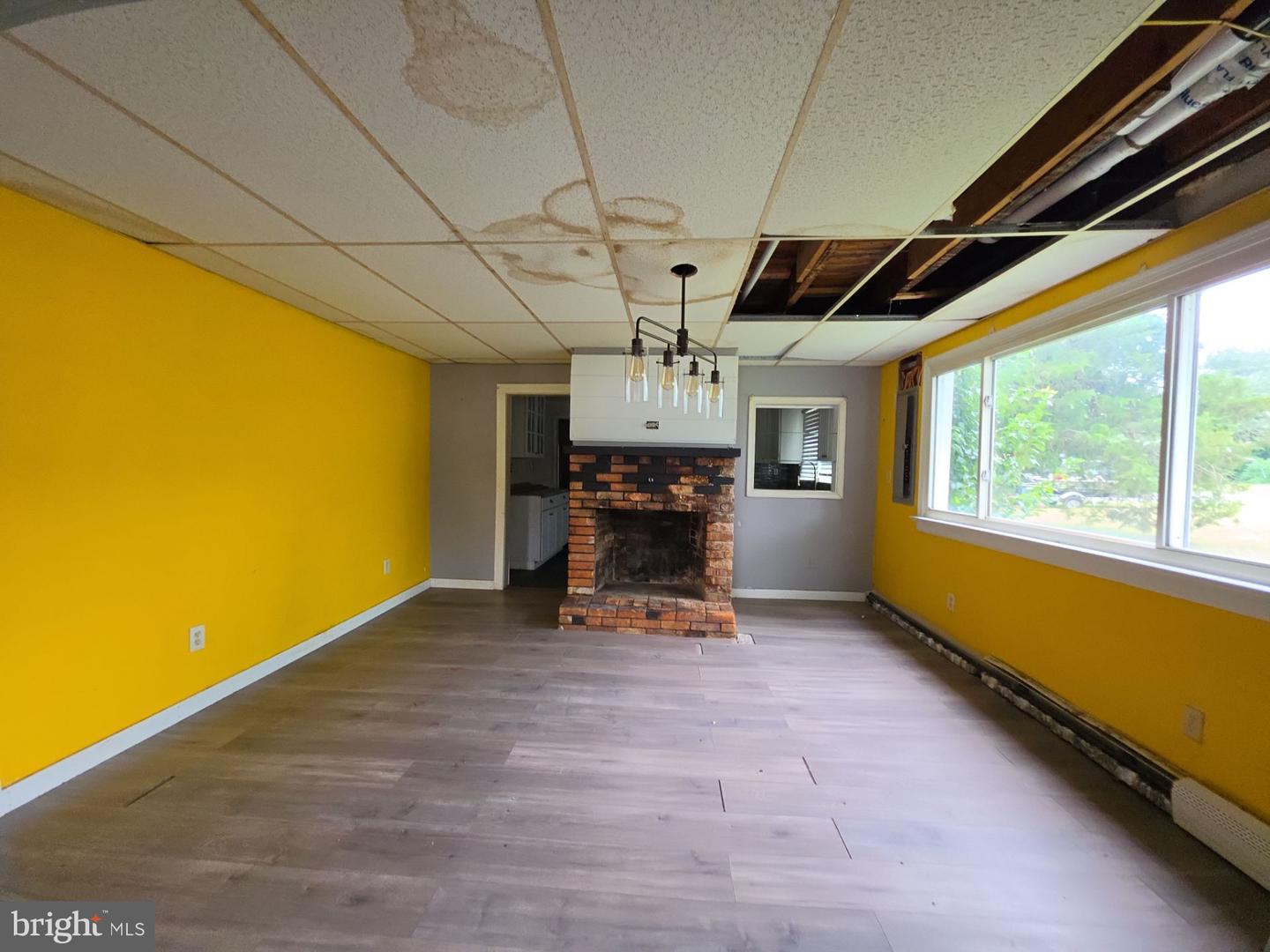 628 Main Property Photo 6