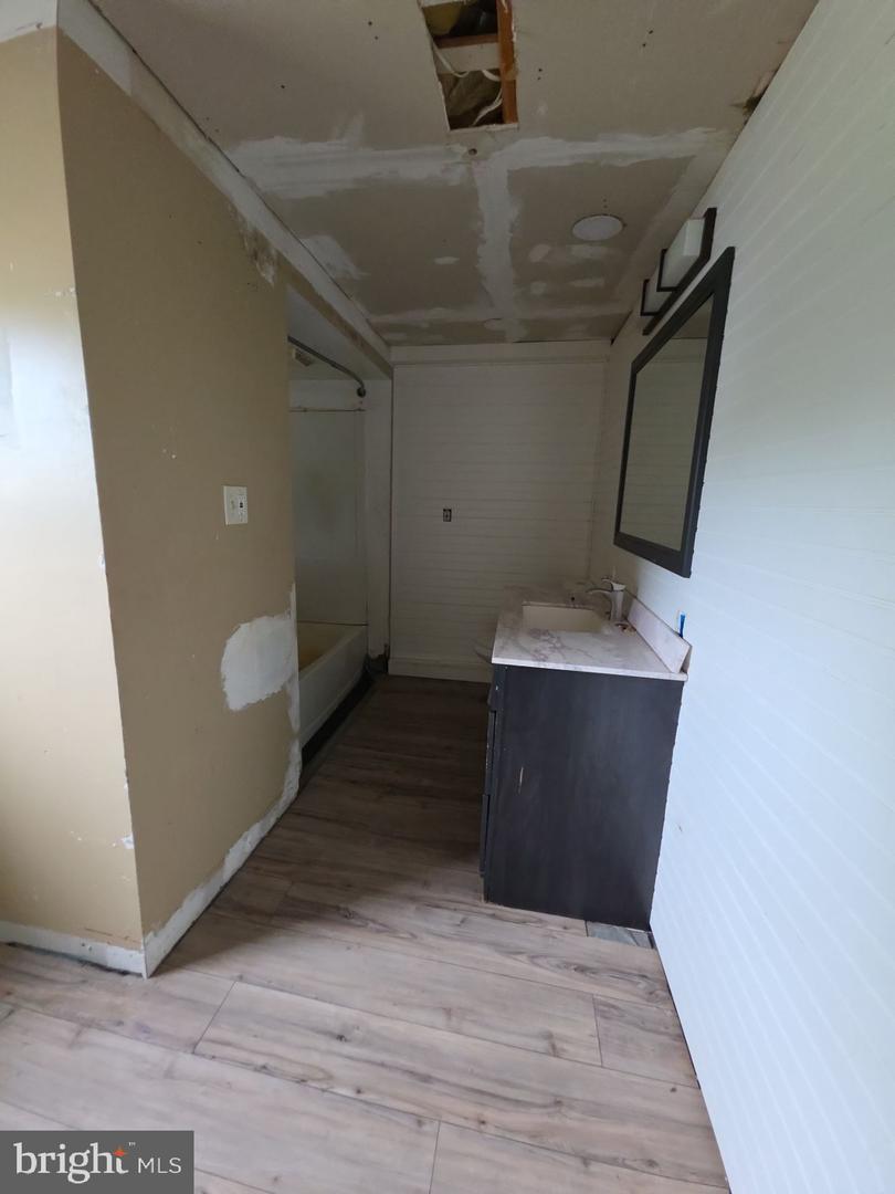 628 Main Property Photo 13