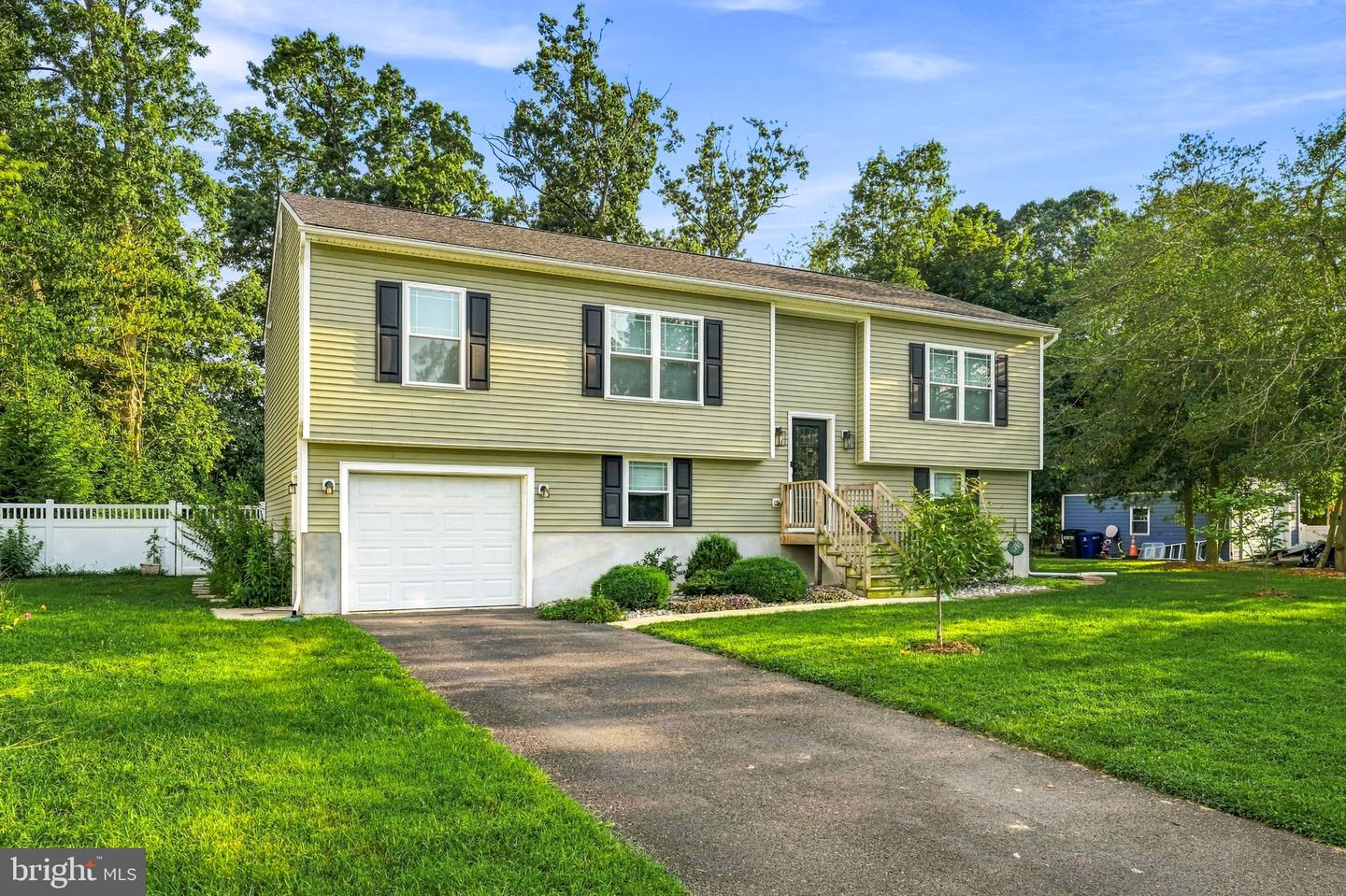 57 Pindale Dr Property Photo 1