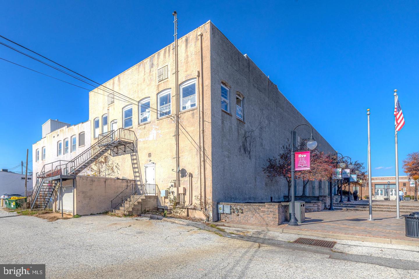 729 E Landis Ave Property Photo 3