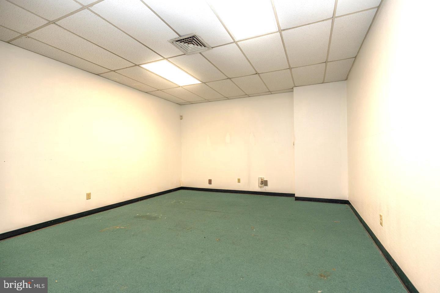 729 E Landis Ave Property Photo 10