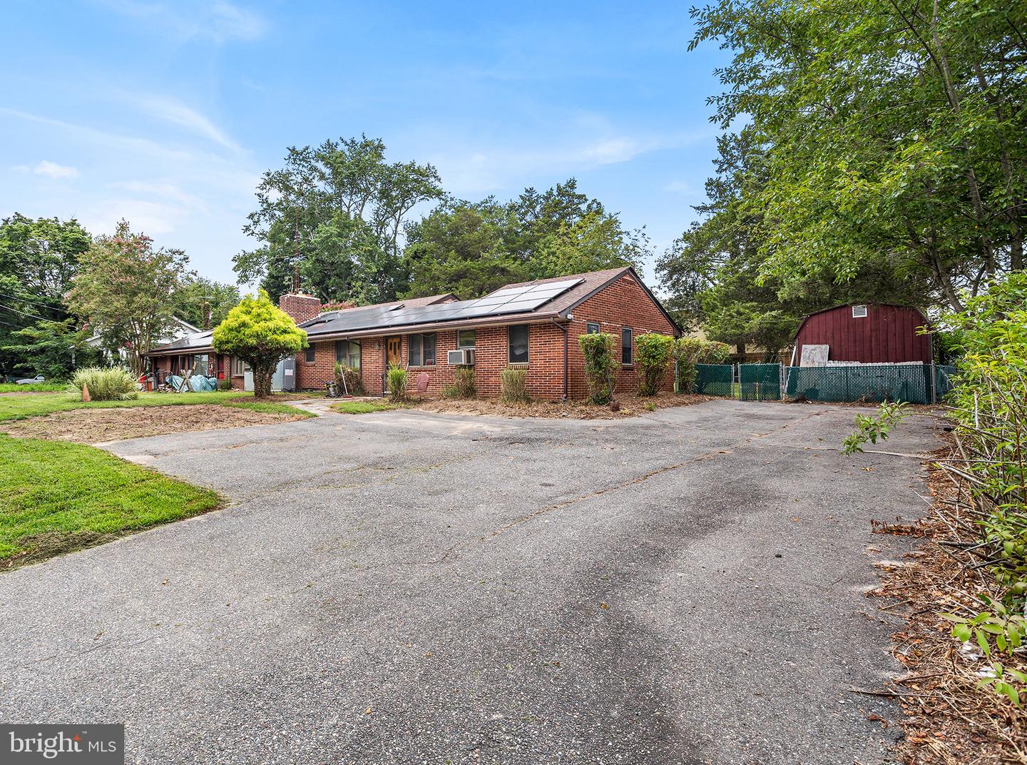 4 Hillside Ave Property Photo 1