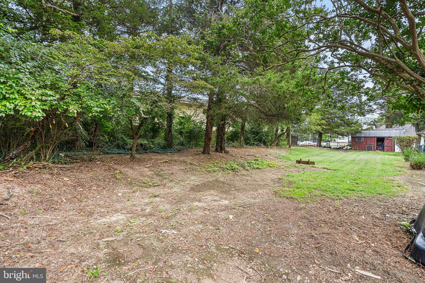 4 Hillside Ave Property Photo 2