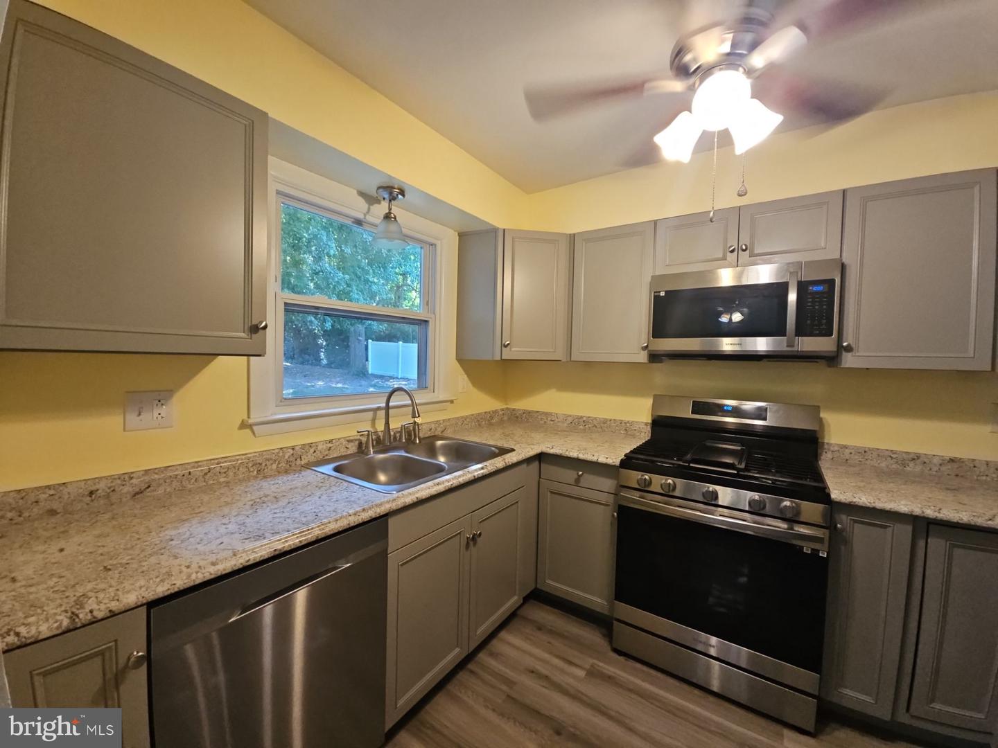 41 N Park Dr Property Photo 6