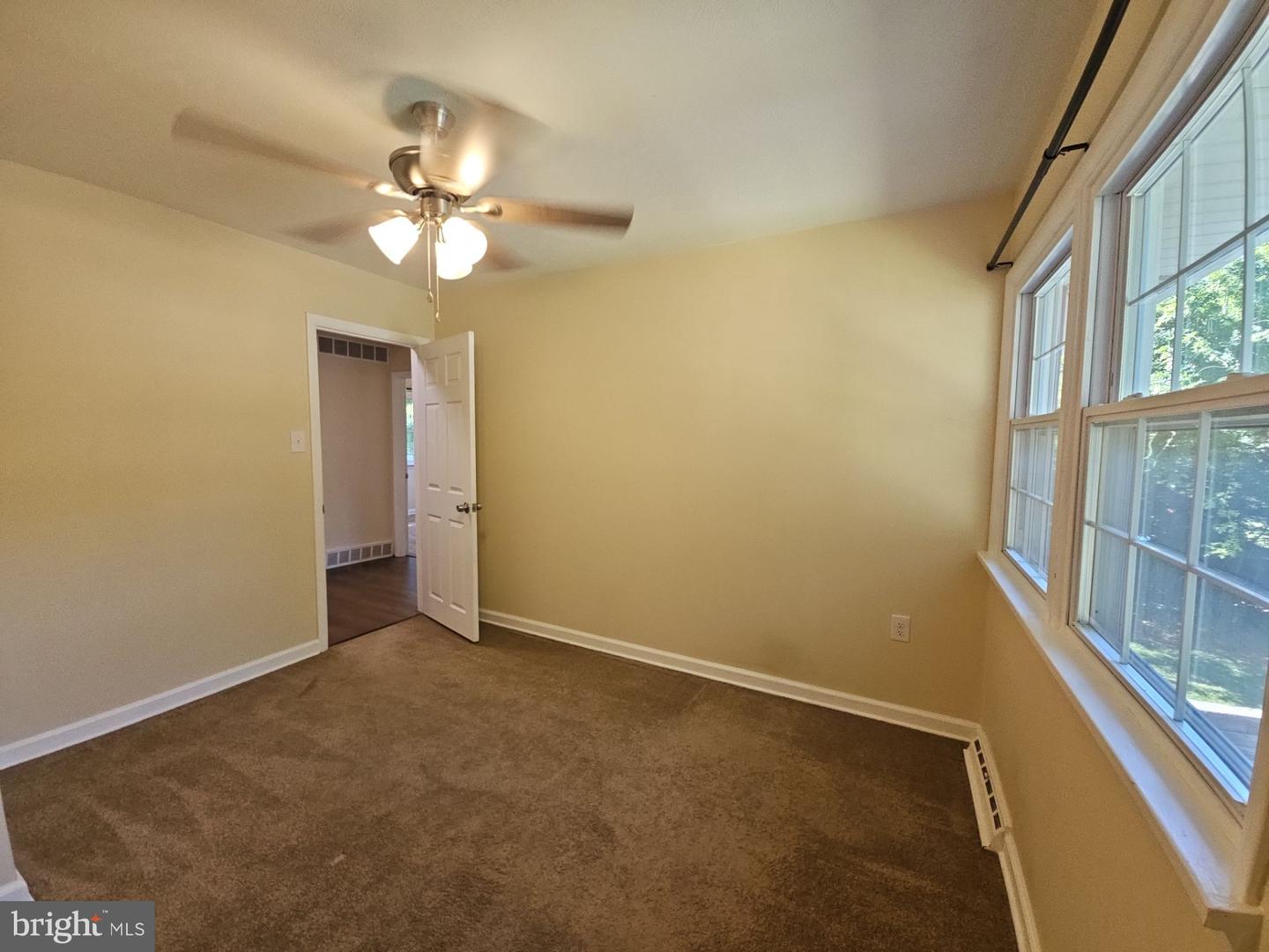 41 N Park Dr Property Photo 14