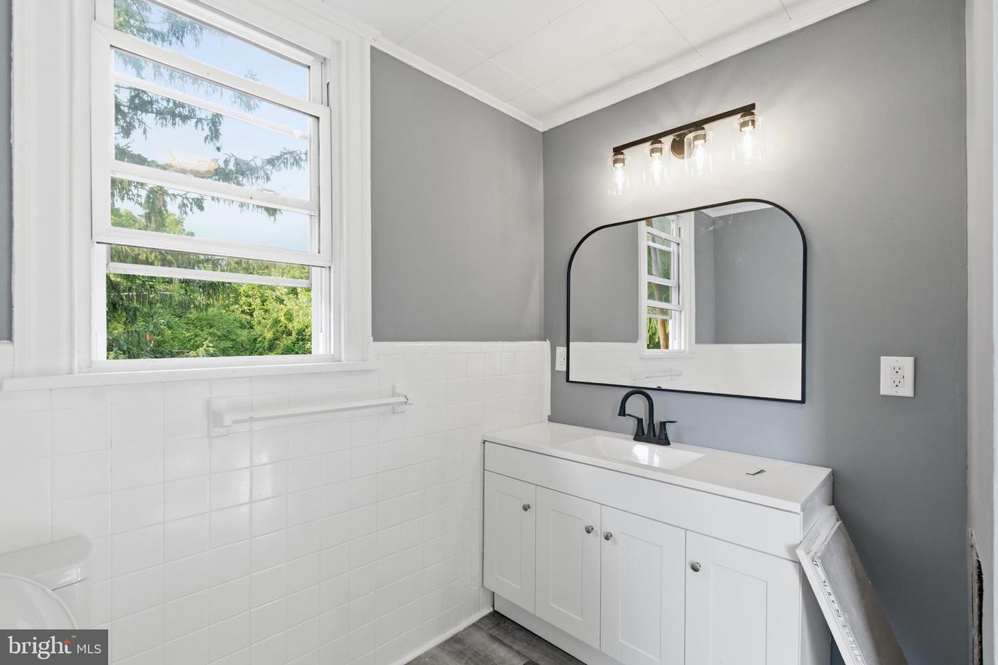 1654 Main Property Photo 11