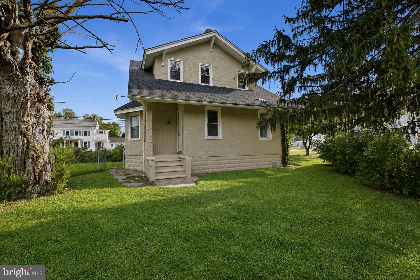 1654 Main Property Photo 18